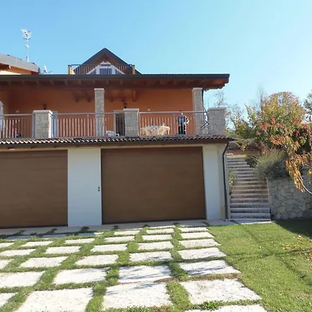 Azzurra - - Happy Villa San Zeno di Montagna